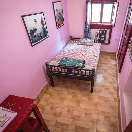Brown Bread Bakery Guest House Varanasi Exterior photo