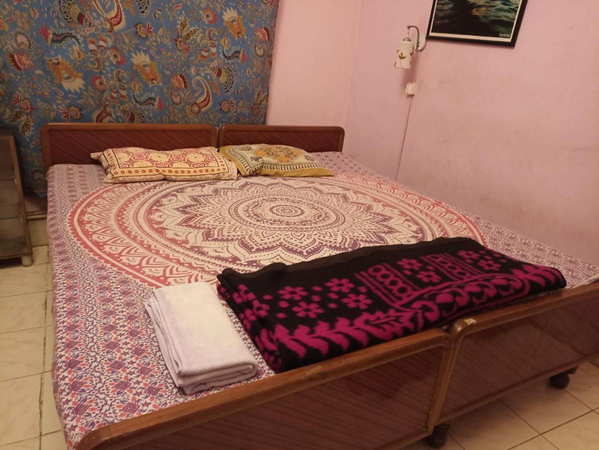 Brown Bread Bakery Guest House Varanasi Exterior photo