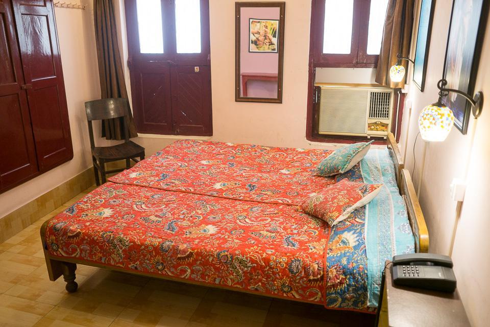 Brown Bread Bakery Guest House Varanasi Exterior photo